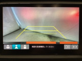 バックでの車庫入れも安心です! リアカメラが付いているバックモニター付のナビを装備しております。操作線もついており距離感も画面から確認できます。