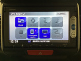 ナビゲーションはワンセグTV対応のGathers純正メモリーナビを搭載しています。Bluetoothオーディオ機能がありますので、スマートフォンなどの音楽も再生できます。