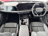 Audiのインテリアはエクステリア同様、優れたデザイン性とクオリティ、そして機能性を兼ね備えております。