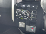 【 オートエアコン 】車内温度を感知して自動で温度調整をしてくれるのでいつでも快適な車内空間を創り上げます!//