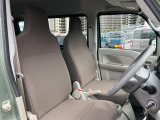 【フロントシート】見晴らしのいい前席なので狭い路地も運転がしやすいですよ◎