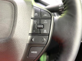 【レーダークルーズコントロール】高速道路での長距離走行が楽に!!自動で速度を保つクルーズコントロールが、衝突軽減システムと連携し、前方の車両を感知して車間を保つように速度調節してくれます!!