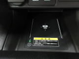 ワイヤレス充電器を装備しています。自動車保険もお任せ下さい。Honda自動車保険あんしんプランと長期プランでより一層も安心をプラスしてご案内いたします。