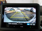 後方確認はバックカメラにお任せ♪後退時に便利で、駐車が楽になります♪