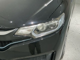 LEDヘッドライトは、点灯の瞬間から最大光量を発揮し、突然暗くなるトンネルなどでの安定感を高めます。