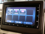 CD、DVD、Bluetooth、AM、FM、AUX、スマートフォン接続ができます。