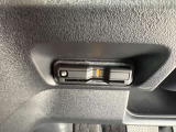 高速の出入りを楽にできるETC車載器付きです。