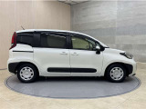 「中古車ハイブリッド保証」付き。ハイブリット機構を無償で保証します。保証期間は初度登録年月から10年目まで、または3年間の長い方。但し累計走行距離が20万km以内。