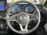 【純正革巻きステアリング】上質な革を使用することで、手にしっかり馴染みとても運転しやすいハンドルです♪