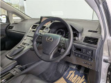 見通しのよいすっきりとした視界で、誰でも運転しやすいです。運転のしやすさは疲れにくさにも繋がりますよ♪