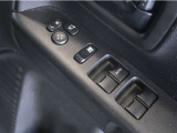 電動格納&ミラー角度調整機能付きです。