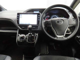 ぜひ展示車の運転席に座ってみてください。
