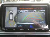 ★パノラミックビューモニター★クルマを真上から見下ろしているかのような映像によって車庫入れや縦列駐車などの駐車時に自車と駐車位置の関係をひと目で確認できスムースな駐車をサポートします!