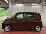 【スマートアシスト搭載車】 衝突回避支援ブレーキ機能(対車両・歩行者)、衝突警報機能(対車両・対歩行者)、誤発信抑制制御機能などの機能で安全な運転をサポートします。