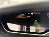 VDCはセンサーが車両の挙動を検知しブレーキとエンジン出力を自動制御して横滑りやスリップを抑制する安全装置です。雪道やぬかるみでの発進時などタイヤが空転して抜け出せない場合に手動で一時的にOFFにできます!