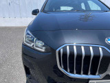 ご納車前には、BMWを熟知したメカニックによる100項目の点検・整備を行います。不具合箇所、交換時期に達している部品に関しましては、全て当社負担で交換してからのご納車となります。
