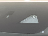 【スマートシティブレーキサポート】低速走行中に前方の車両等を認識し、衝突しそうな時は警報とブレーキで衝突回避と被害軽減をアシスト。より安全にドライブをお楽しみいただけます。