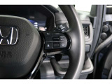 Hondaセンシングの機能のひとつ、アダプティブクルーズコントロール付!アクセルから足を離しても設定したスピードと前車との車間を保ち走行してくれます!車線維持もアシスト☆高速道路で疲労軽減ですね☆