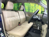 運転席シート廻りは使用感も少なく、良好な状態となっています。前オーナー様が丁寧に使っていたことがよくわかりますね。