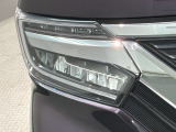 LEDヘッドライトは、点灯の瞬間から最大光量を発揮し、突然暗くなるトンネルなどでの安定感を高めます。