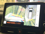 【パノラミックビューモニター】専用のカメラにより、上から見下ろしたような視点で360度クルマの周囲を確認することができます☆死角部分も確認しやすく、狭い場所での切り返しや駐車もスムーズに行えます。