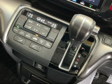 発進時から滑らかに加速する無段階変速のCVTはストップ&ゴーの多い街の中も快適です