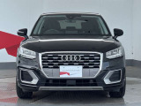 Audiの象徴であるシングルフレームグリルをよりワイドで低くシャープなデザインとすることでワイド&ローのフォルムを協調しています。