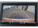 バックモニター付ですので、車庫入れも駐車もラクラクです。