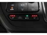 シートヒーター装備車両♪♪寒い冬はもちろん♪肌寒い春先・秋口まで活躍してくれるあると嬉しい装備です♪♪