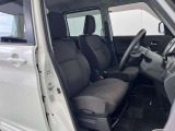 車を運転する際には運転席の存在は欠かせません。しっかりとチェックしたいポイントですね。