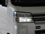高輝度で点灯速度が速く、消費電力の少ないLEDヘッドランプを搭載しています!燃費向上に貢献する明るいランプです♪