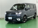 多人数で楽しくお出かけできる3列シートのミニバンです