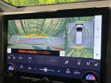 【パノラミックビューモニター】専用のカメラにより、上から見下ろしたような視点で360度クルマの周囲を確認することができます☆死角部分も確認しやすく、狭い場所での切り返しや駐車もスムーズに行えます。