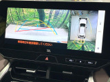 【パノラミックビューモニター】専用のカメラにより、上から見下ろしたような視点で360度クルマの周囲を確認することができます☆死角部分も確認しやすく、狭い場所での切り返しや駐車もスムーズに行えます。