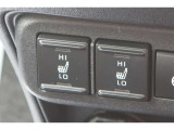 運転席と助手席にシートヒーターが付いています。