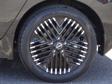 【タイヤ】 【純正17インチアルミホイール】《215/50R17》専用のアルミなのでお車のイメージぴったりですね!