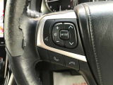 【ステアリングスイッチ】ステアリングを握ったままオーディオ等がコントロール出来ますので、利便性だけでなく事故防止にも繋がります。