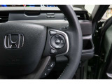 Hondaセンシングの機能のひとつ、アダプティブクルーズコントロール付!アクセルから足を離しても設定したスピードと前車との車間を保ち走行してくれます!車線維持もアシスト☆高速道路で疲労軽減ですね☆