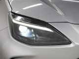 LEDヘッドライトには「オートマチックハイビームシステム」を搭載。夜間走行時にハイビームで走行可能と判断した場合、ロービームとハイビームを自動的に切り替え、前方視界確保をアシストします。