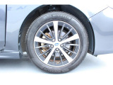 タイヤサイズは205/55R16 純正アルミホイール装着です!