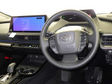 運転席まわりです。 各操作スイッチは使いやすい位置に配置されてます。