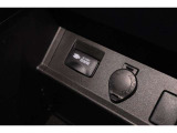 車載バッテリーからのDC電源を、AC100Vに変換して家電製品を車内で使えるようにしたコンセント付き電圧変換器付きです!!