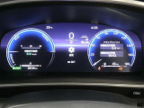 各操作スイッチは使いやすい位置に配置され、とっても見やすいメーターです。夜間時はラグジュアリーな気分にさせてくれる照明が魅力ですので、夜のドライブも楽しみになりますよ♪