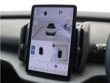 360&deg;ビューカメラは、自車を真上から見下ろすバードアイ映像を表示します。また、フロントビュー、リアビュー、サイドビューの単独表示や、自車周辺の様子を直感的に把握できる3D表示にも対応しています。