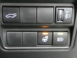 オートマチックハイビームとは、先行車や対向車のライトを認識し、ハイビームとロービームを自動で切り替える機能です。夜道の視界を確保します。詳細は販売店スタッフまでおたずねください。