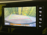 【バックカメラ】駐車時に後方がリアルタイム映像で確認できます。大型商業施設や立体駐車場での駐車時や、夜間のバック時に大活躍!運転スキルに関わらず、今や必須となった装備のひとつです!