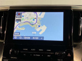 いまや必須装備「ナビゲーション」搭載!知らない場所に、スイスイッとドライブ。なんて便利な機能でしょうか?もう、これなしではハンドルを握れませんね!でも、運転中の操作は危険ですのでご注意ですね☆