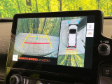 【パノラミックビューモニター】専用のカメラにより、上から見下ろしたような視点で360度クルマの周囲を確認することができます☆死角部分も確認しやすく、狭い場所での切り返しや駐車もスムーズに行えます。