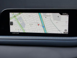 マツダコネクトの8.8インチワイドセンターディスプレイです。『Android Auto』『Apple CarPlay』や独自のコネクテッドサービスに対応したインターフェイスシステムです。