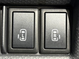 【両側パワースライドドア】両側が電動スライドドアになっております。狭い駐車場でのお子様の乗り降りの時などに安心です!